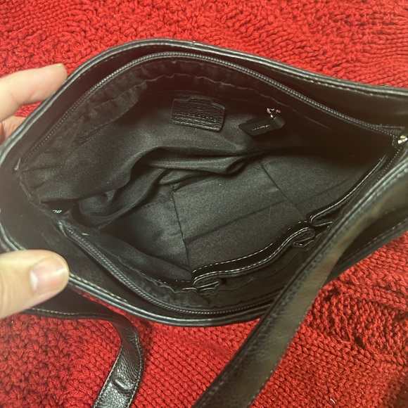 Liz Claiborne Black Leather Shoulder Bag - Picture 6 of 7